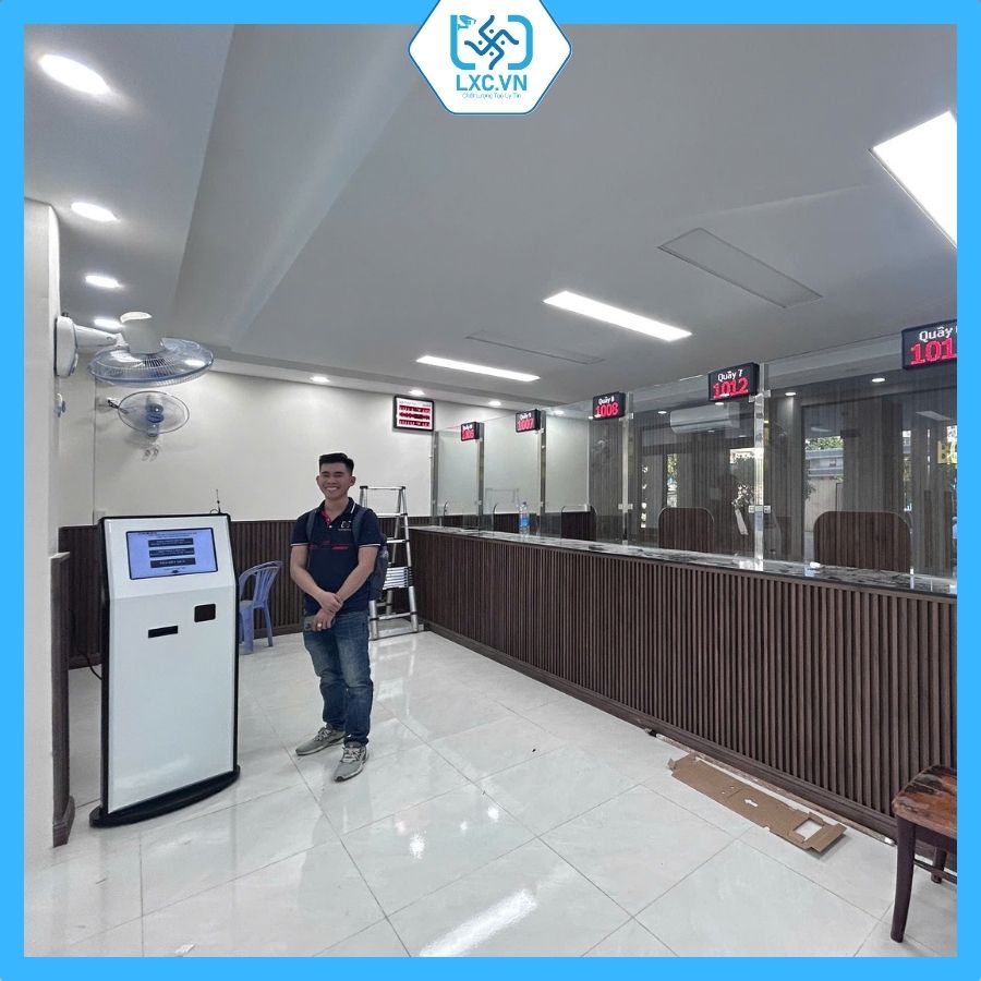 Kiosk Lấy Số Thứ Tự Cảm Ứng Touchscreen PR-1501PC  Giải Pháp Xếp Hàng Tự Động Hiện Đại (4).jpg (103 KB)